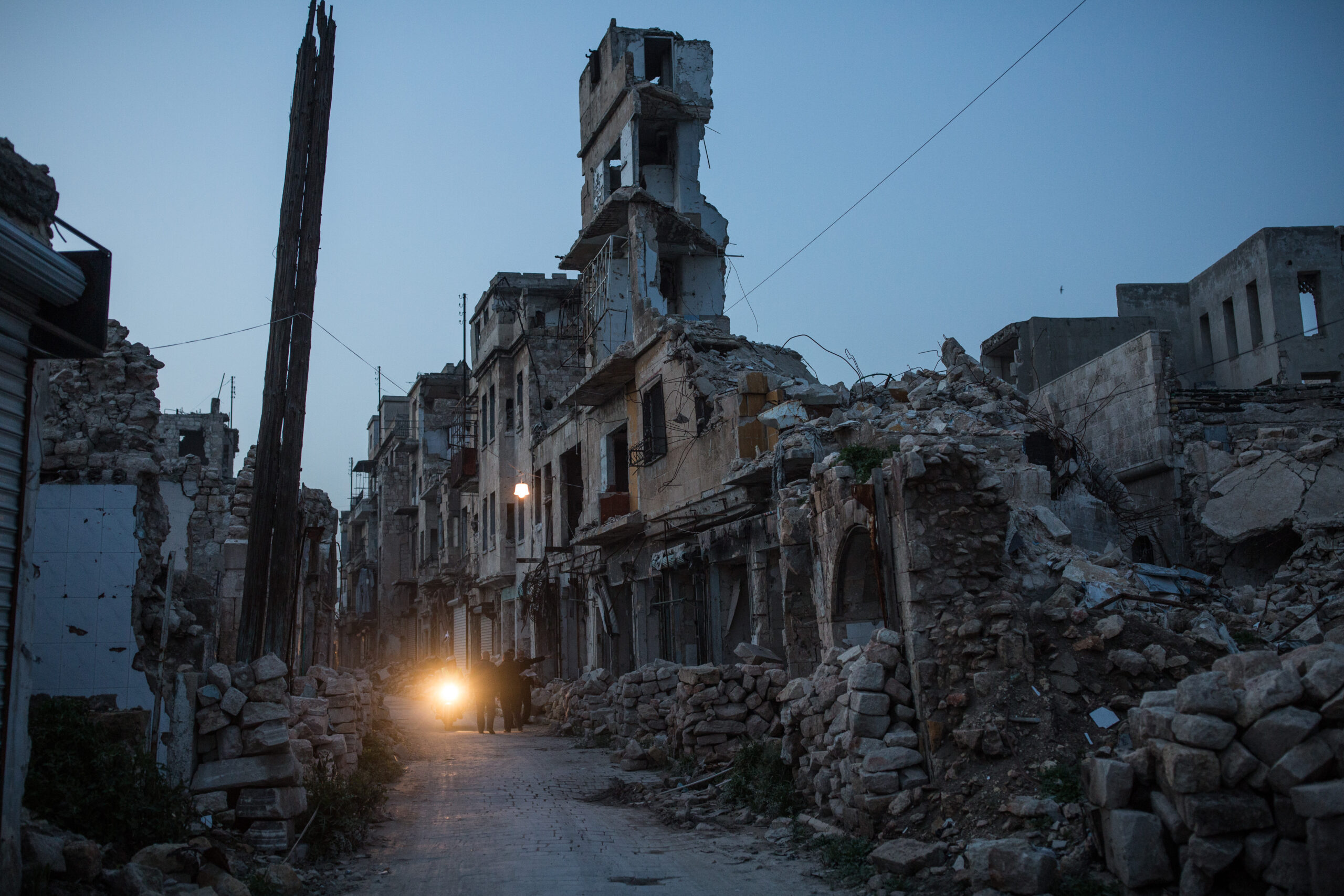 [SYRIE] Une lueur d’espoir parmi les ruines. Retrouvez l’interview vidéo d’Eglantine Gabaix-Hialé