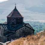 Conférence Arménie, la foi des montagnes par Claude Mutafian